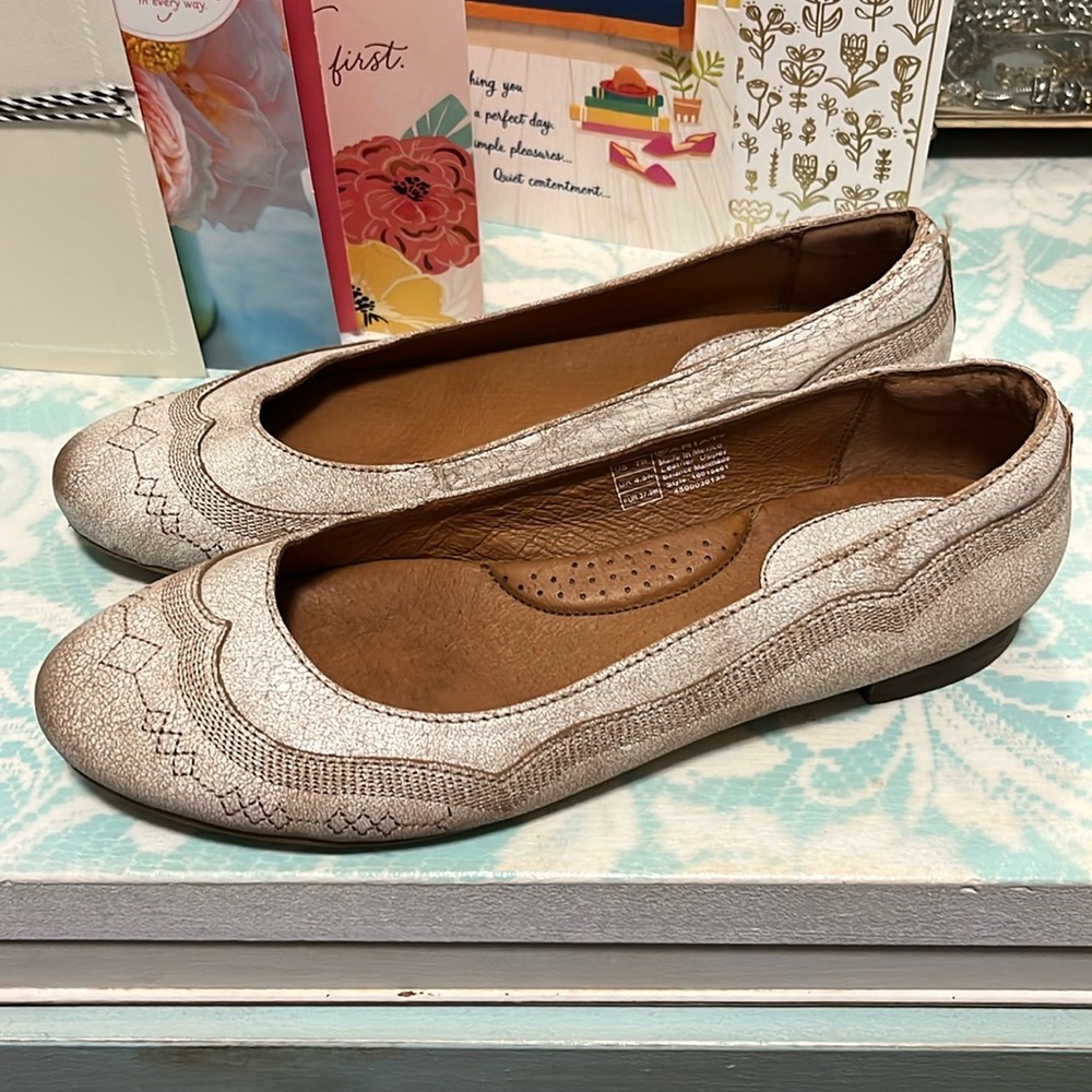 Ariat